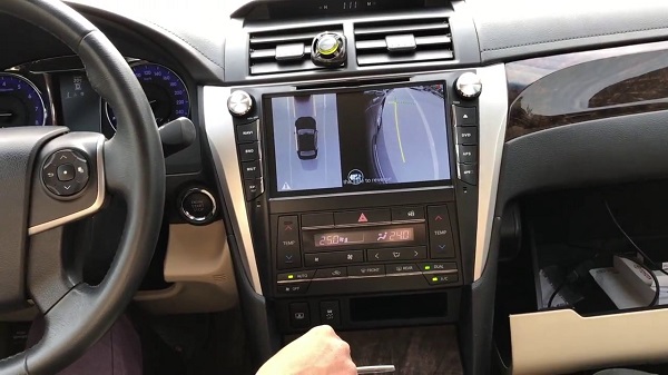 Lái xe quan sát màn hình DVD dễ dàng ở những góc khuất, điểm mù qua camera 360