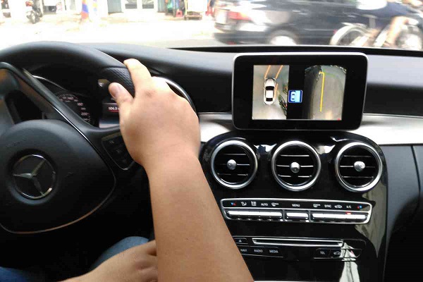 Để an tâm lái xe, chúng ta nên trang bị ngay camera 360 cho ô tô của mình